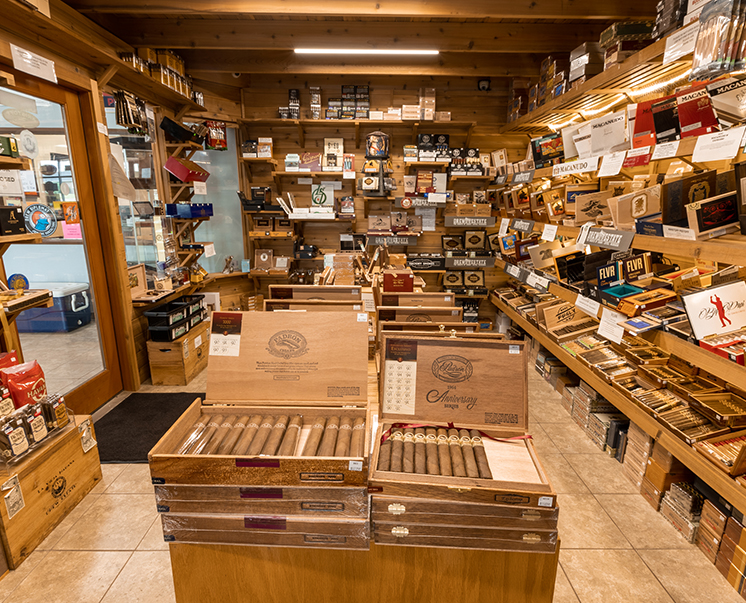 Walk in Humidor Smokes on Main